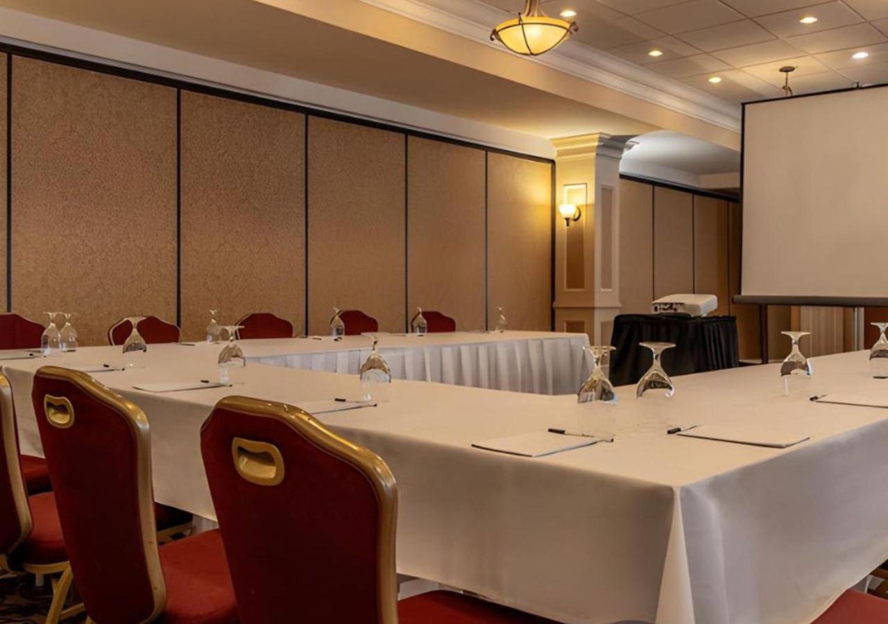 Inn On Prince Hotel And Conference Centre Truro (Adults Only) Bagian luar foto